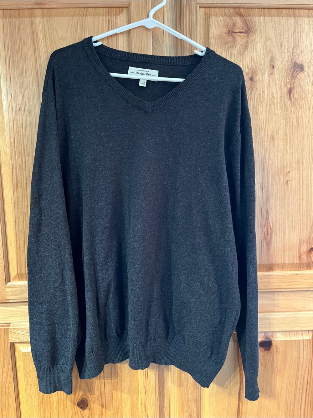 HAWKER RYE Men's V-Neck Sweater Cotton Cashmere Dark Charcoal, size L - EUC